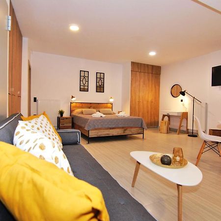 Brand New Cozy Basement Apartment Argosztóli Kültér fotó