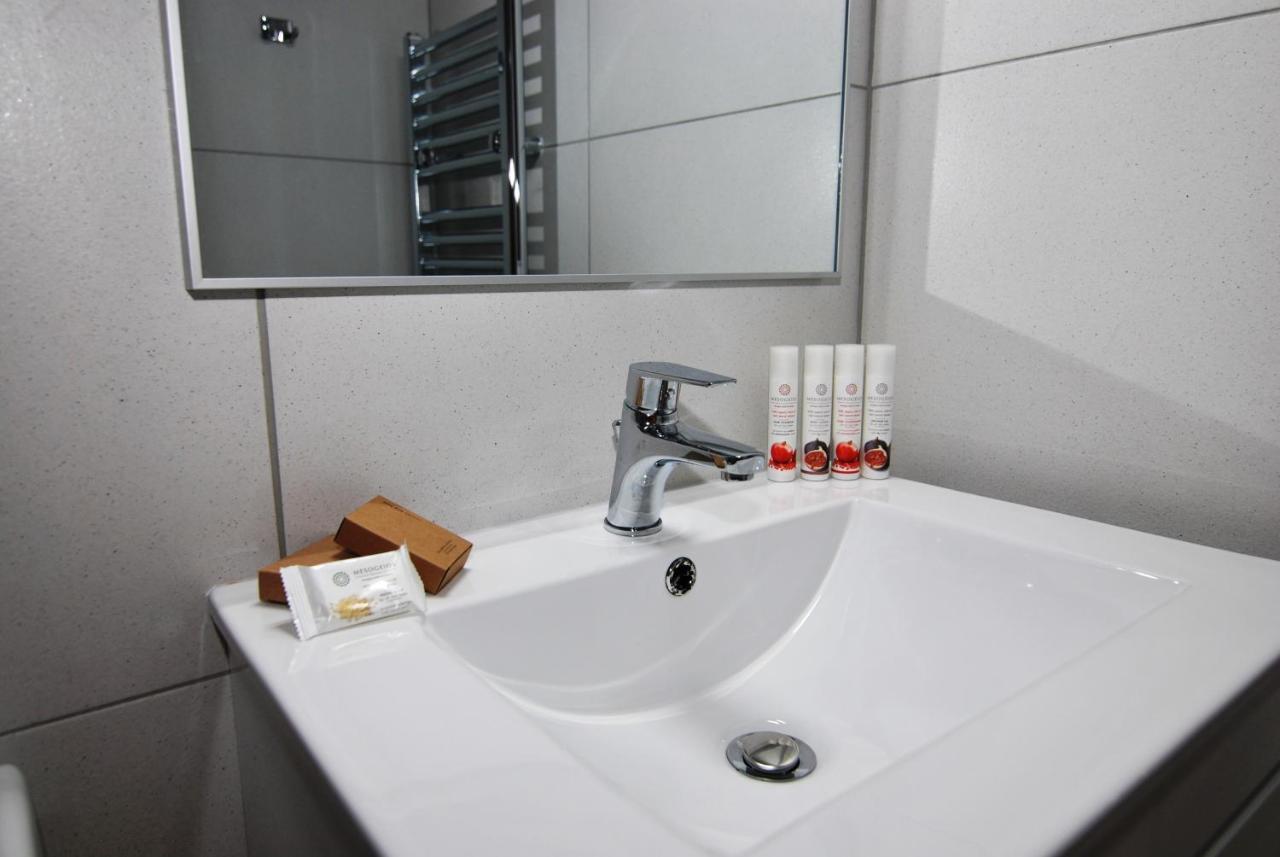 Brand New Cozy Basement Apartment Argosztóli Kültér fotó